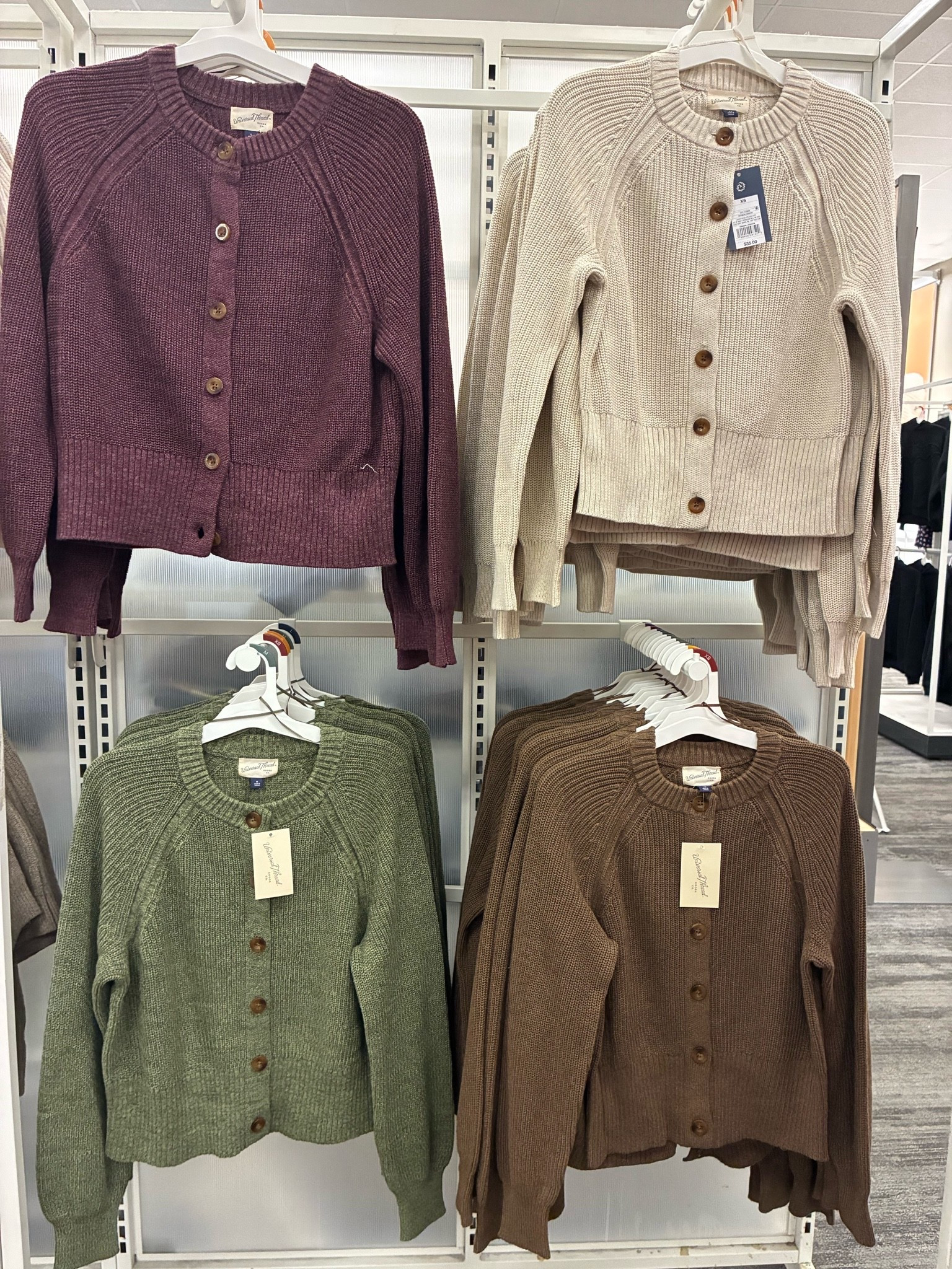 New cardigans this season

#LTKSeasonal #LTKSaleAlert