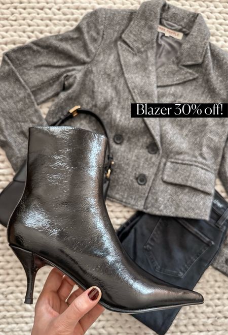 Blazer 
Boots
Black boots
Flare jeans
Cropped blazer 

Fall outfit 
Fall fashion 
Fall outfits  
#ltkseasonal
#ltkover40
#ltkfindsunder100
#ltku

#LTKsalealert