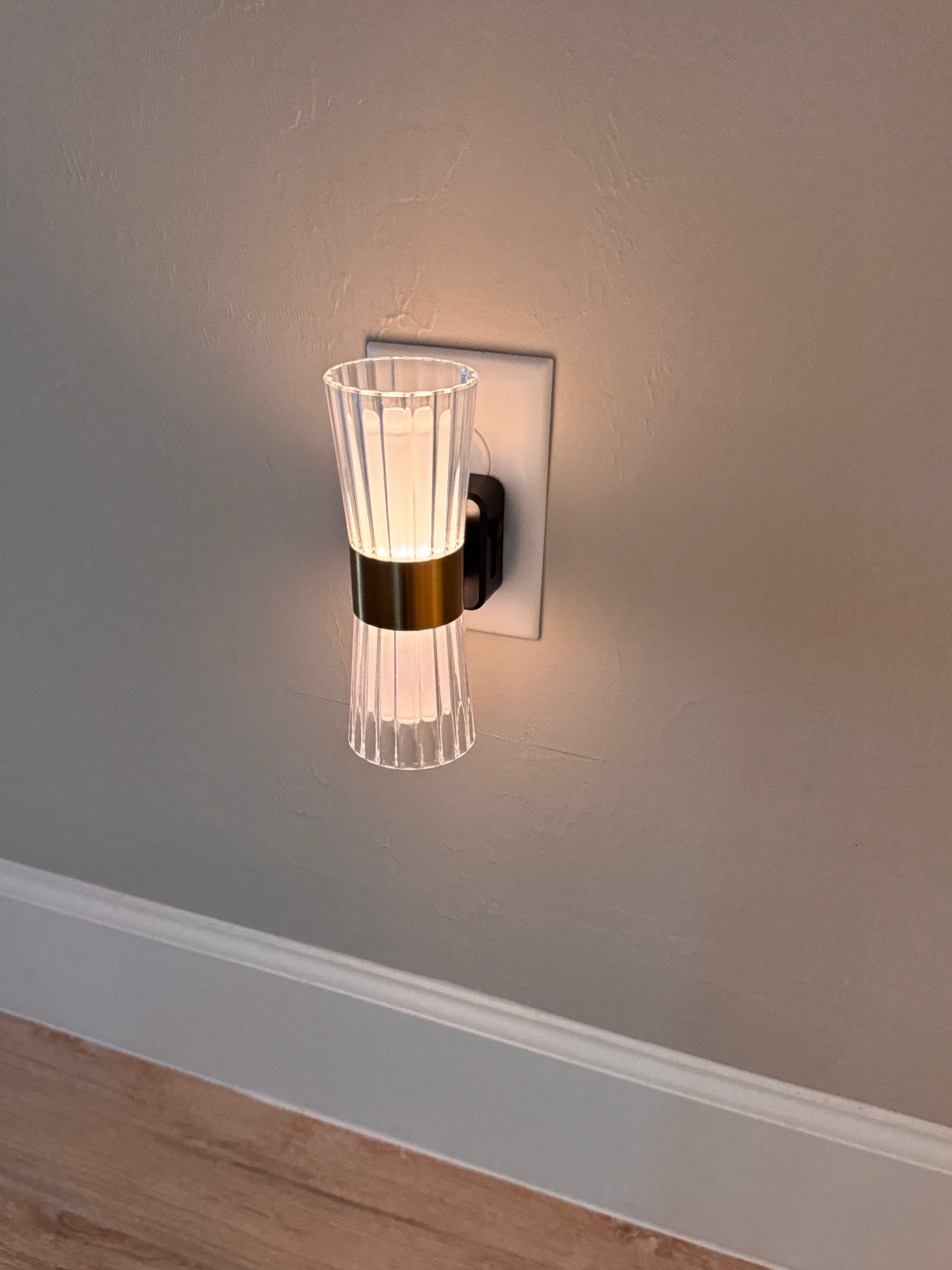 These cozy Amazon nightlights are so gorgeous and elegant! I love that you can control the light brightness and how big they are ✨ 

Amazon finds Amazon decor 

#LTKHome