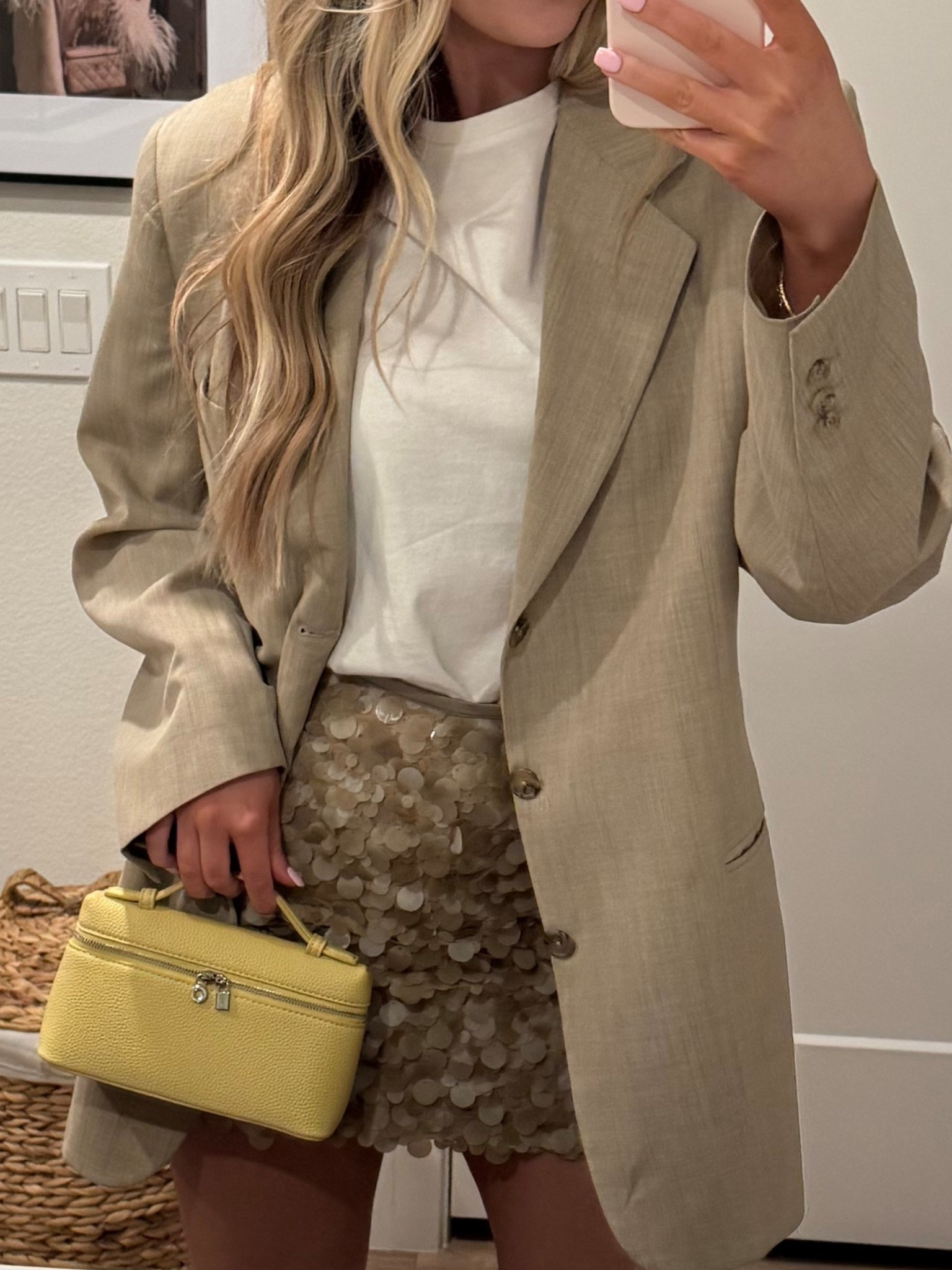 ootn for girls night out! 

yellow mini bag | spring summer gong out look | oversized blazer | white t shirt | sequin mini skirt | date night outfit | birthday outfit | revolve style | amazon finds 