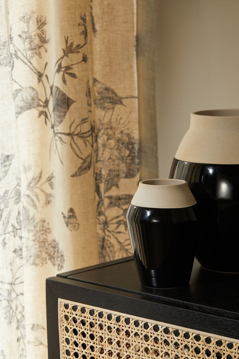 New ArrivalGlazed stoneware vase. Height 21 cm. Diameter at the top 11.5 cm. Diameter at the base... | H&M (US + CA)