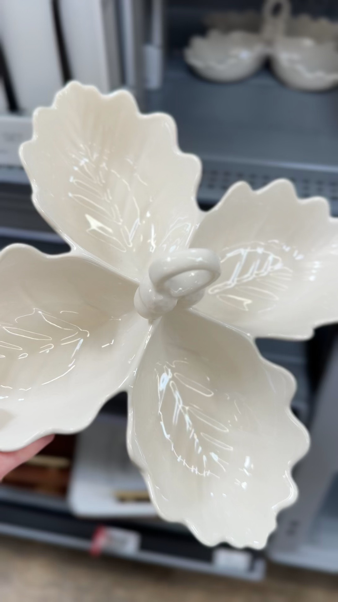 A must-have for fall/thanksgiving hosting this season! It’s cute in the video, but in person you’ll LOVE IT! #walmarthome #homedecor

#LTKHome #LTKSeasonal