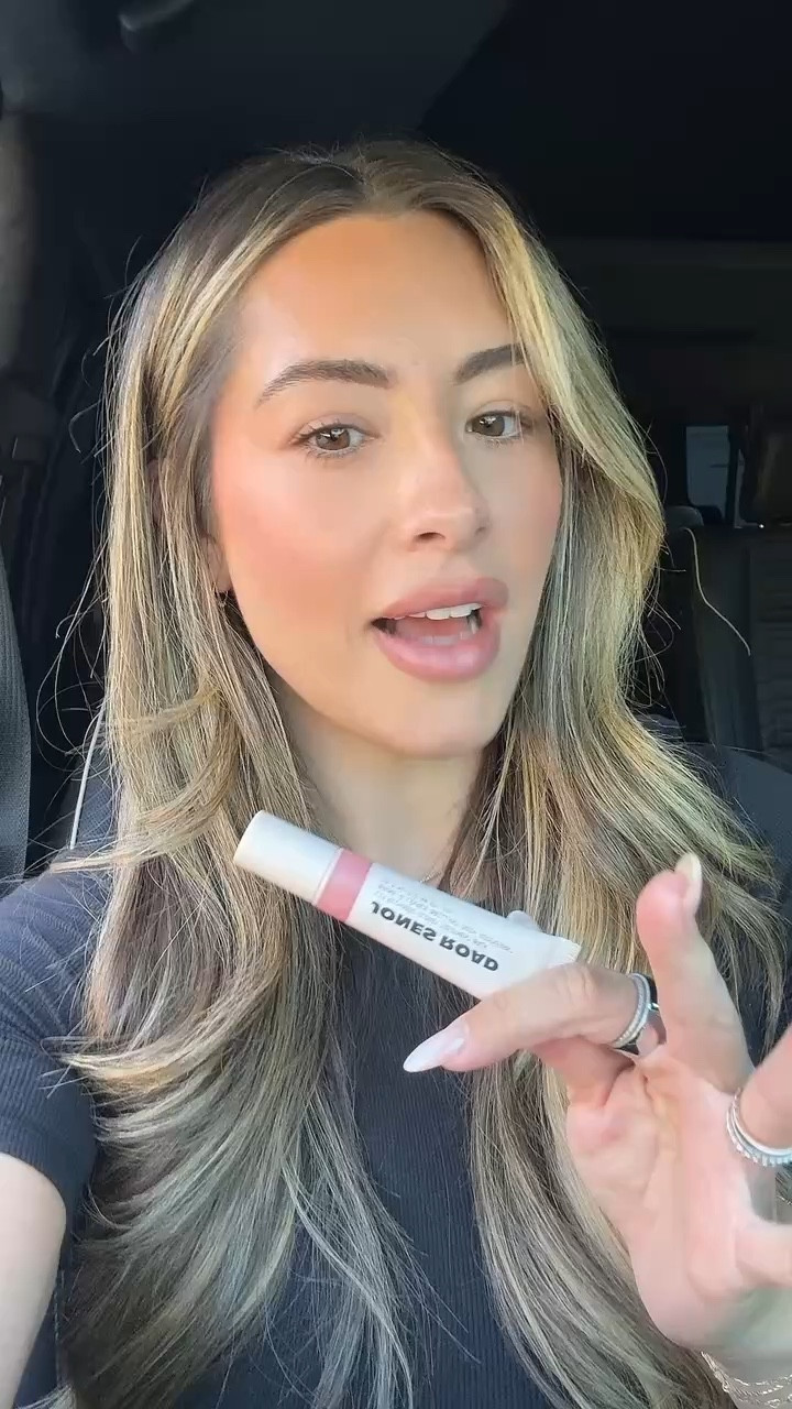 Wearing shade Petal here and the applicator is amazing! 💕

#LTKBeauty #LTKgrwm #LTKdayinmylife