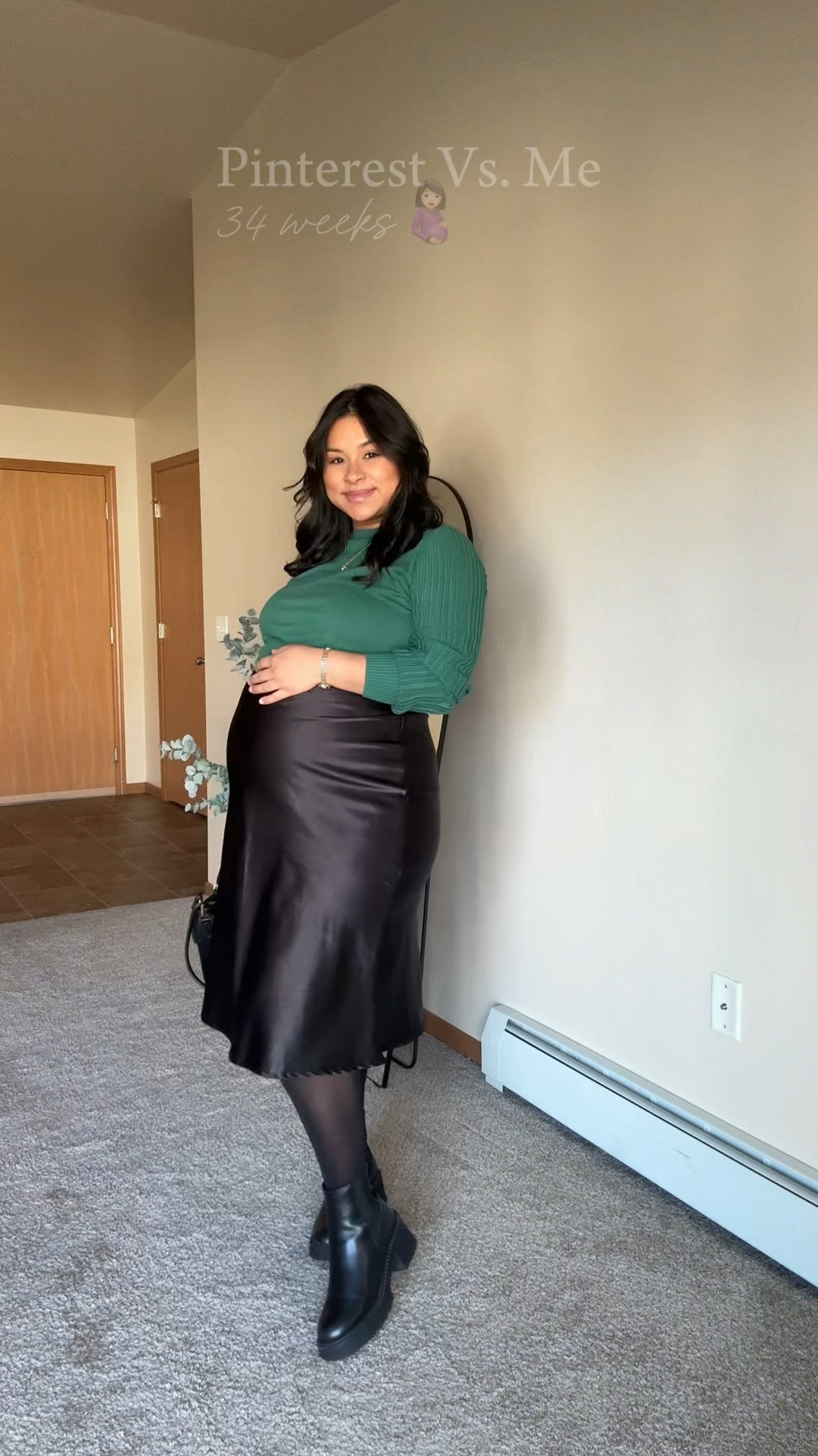 Pinterest vs. Embarazada de 34 semanas🫰🏼 lo modifiqué un poco con falda más larga (ya que no tengo corta) y suéter verde porque el blanco no lo he lavadooo!😂 Qué opinas, te gustó?



#pinterestfashion #inspofashion #inspostyle #outfitideas #pregnancyfashion #pregnentstyle #maternityfashion #outfitinspiration

#LTKStyleTip #LTKBump #LTKPlusSize