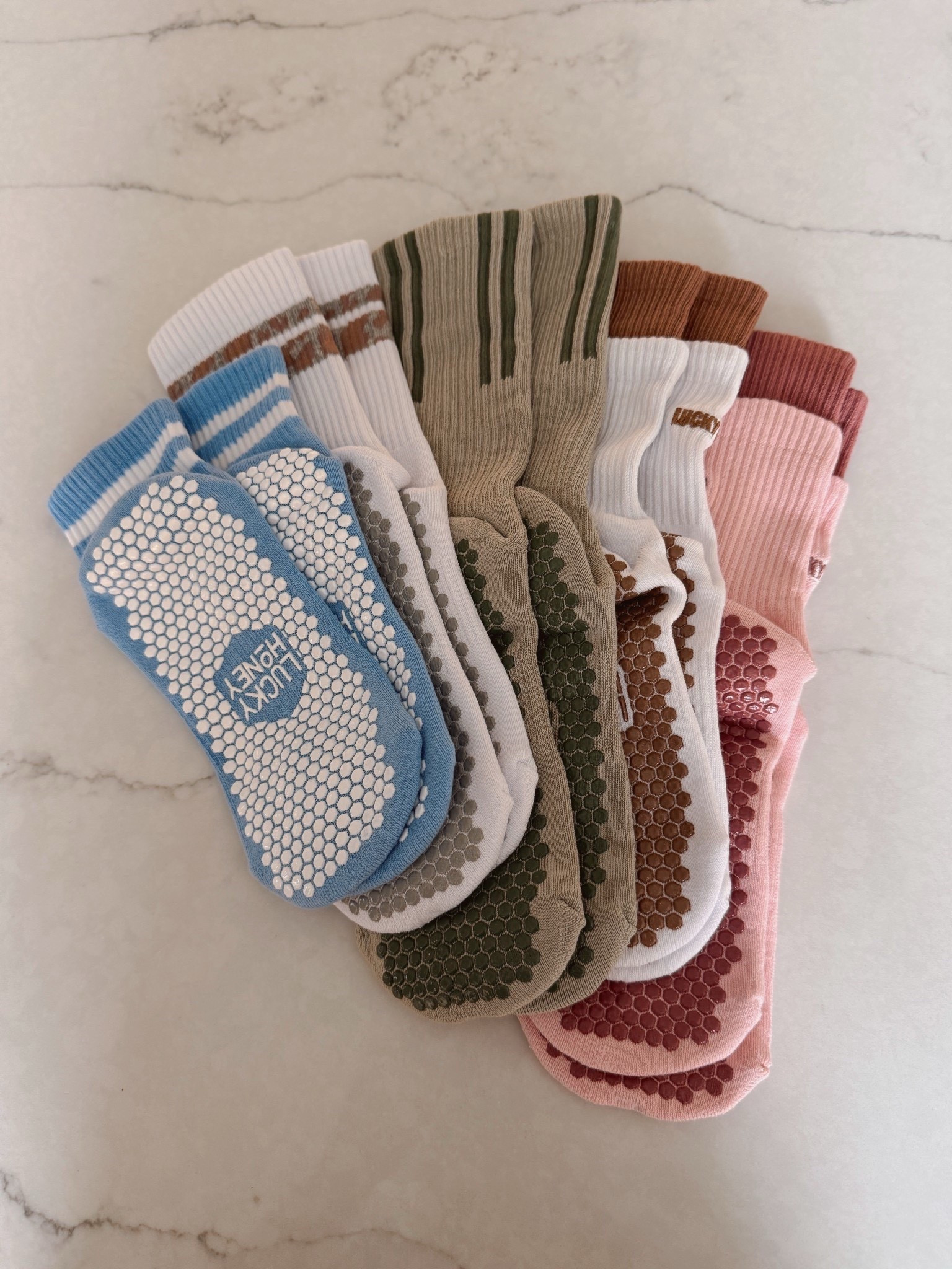 New grip socks 😻



#LTKootd #LTKSeasonal #LTKPetite