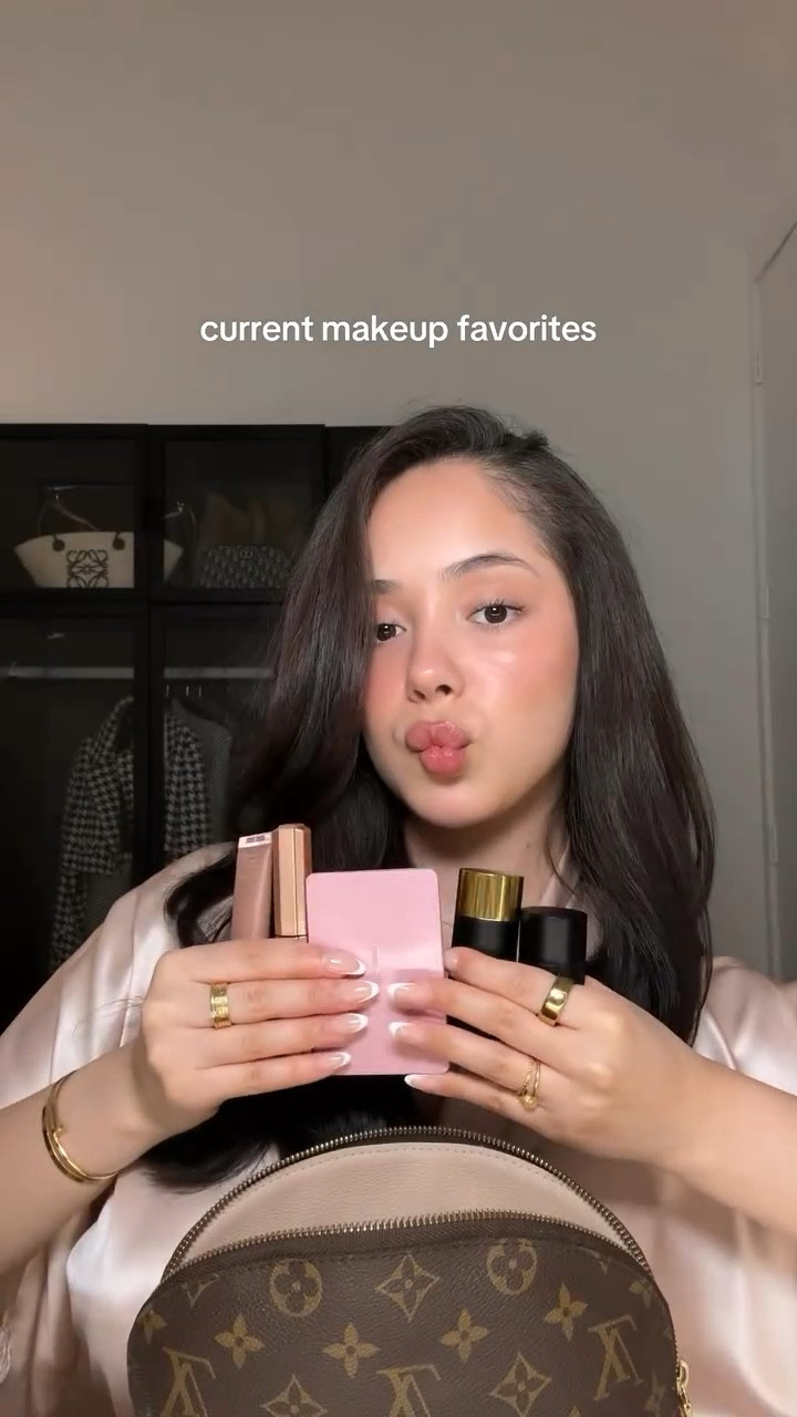 My current makeup favorites that I have been using everyday for a glowy and hydrated makeup routine 🤍🫶🏻! Product description: westmanatelier face trace + baby cheeks powder duo in petal and biscuit, lit up highlighter stick in nectar & face trace contour stick in biscuit. lancomeofficial flutter extension lengthening mascara in the mini size olehenriksen pout preserve peptide lip treatment in shade crème brûlée  #sephora #beauty #makeup #lipgloss #mascara