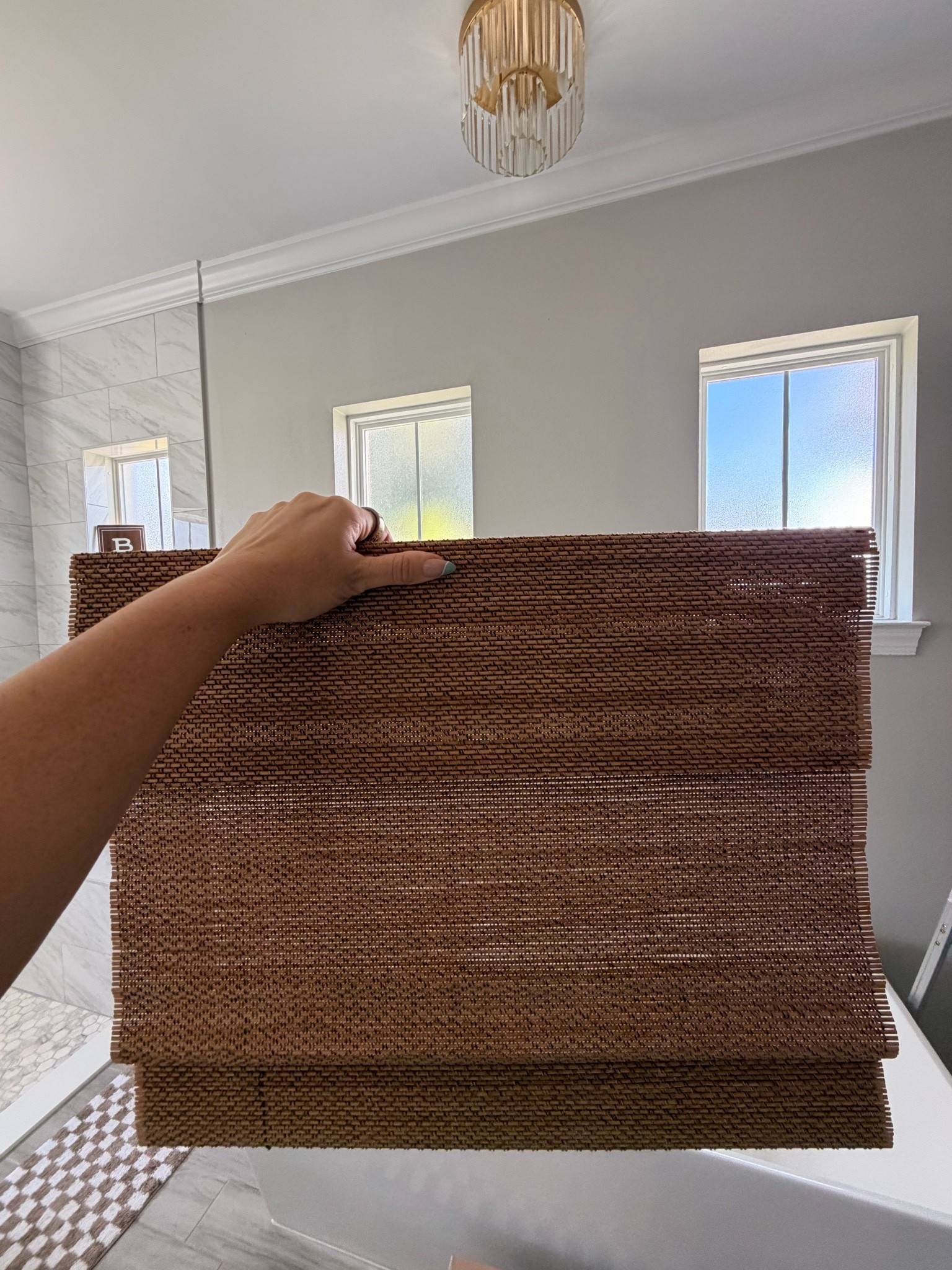 These bamboo Roman shades are SUCH a good way to warm up a space 🤎 Love the natural texture + the fact that they’re no-drill makes them even better!

#LTKHome #AmazonHome #HomeDecor #RomanShades #CozyHome