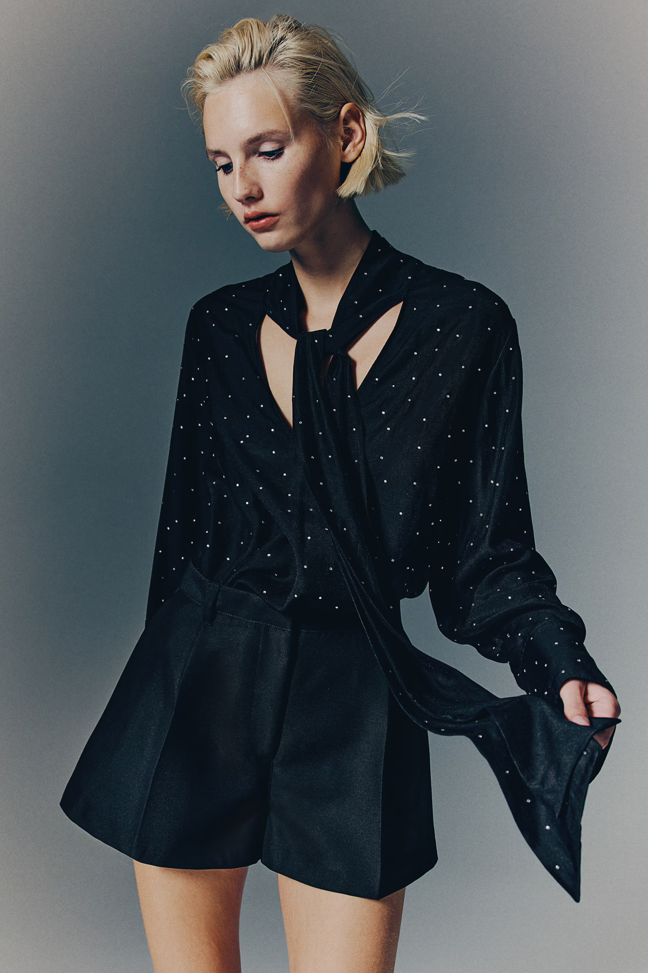 Strikblouse met stras | H&M (DE, AT, CH, NL, FI)