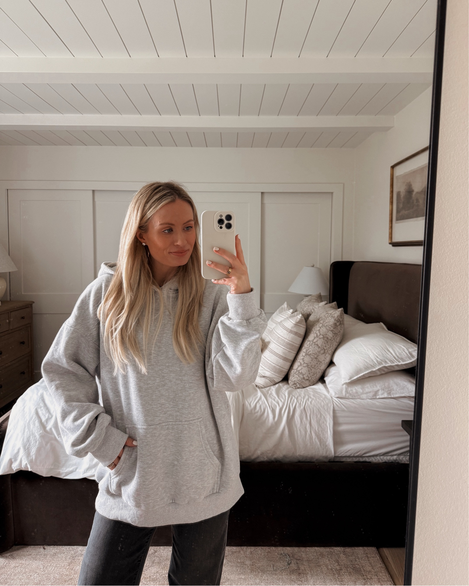 Recent Amazon find - This cozy oversized sweatshirt! I got the medium 

#LTKSeasonal