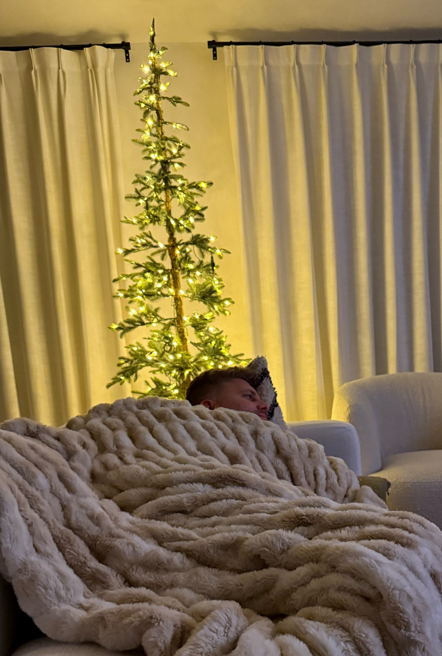 Christmas tree sold out but linked similar! 7ft
Blanket 35% off with code: Mimi

#LTKHome #LTKHoliday #LTKParties
