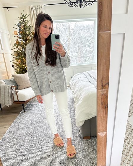 One of my favorite Jenni Kayne pieces! I absolutely this cardigan, and it’s 25% off right now! The entire site is through Monday! 

#LTKCyberWeek #LTKstyletip #LTKsalealert