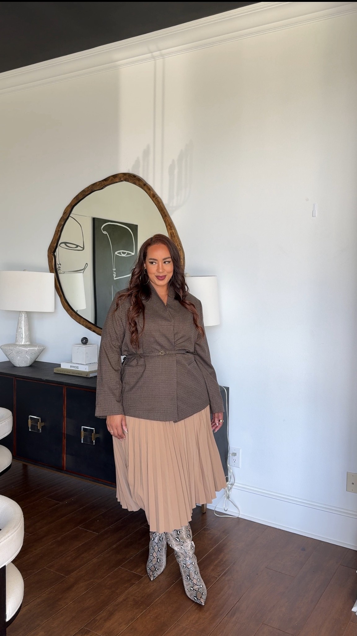 Love a good blazer I can dress up or down! This one from H&M is the perfect fall staple 🤎

#LTKMidsize #LTKStyleTip #LTKFindsUnder100