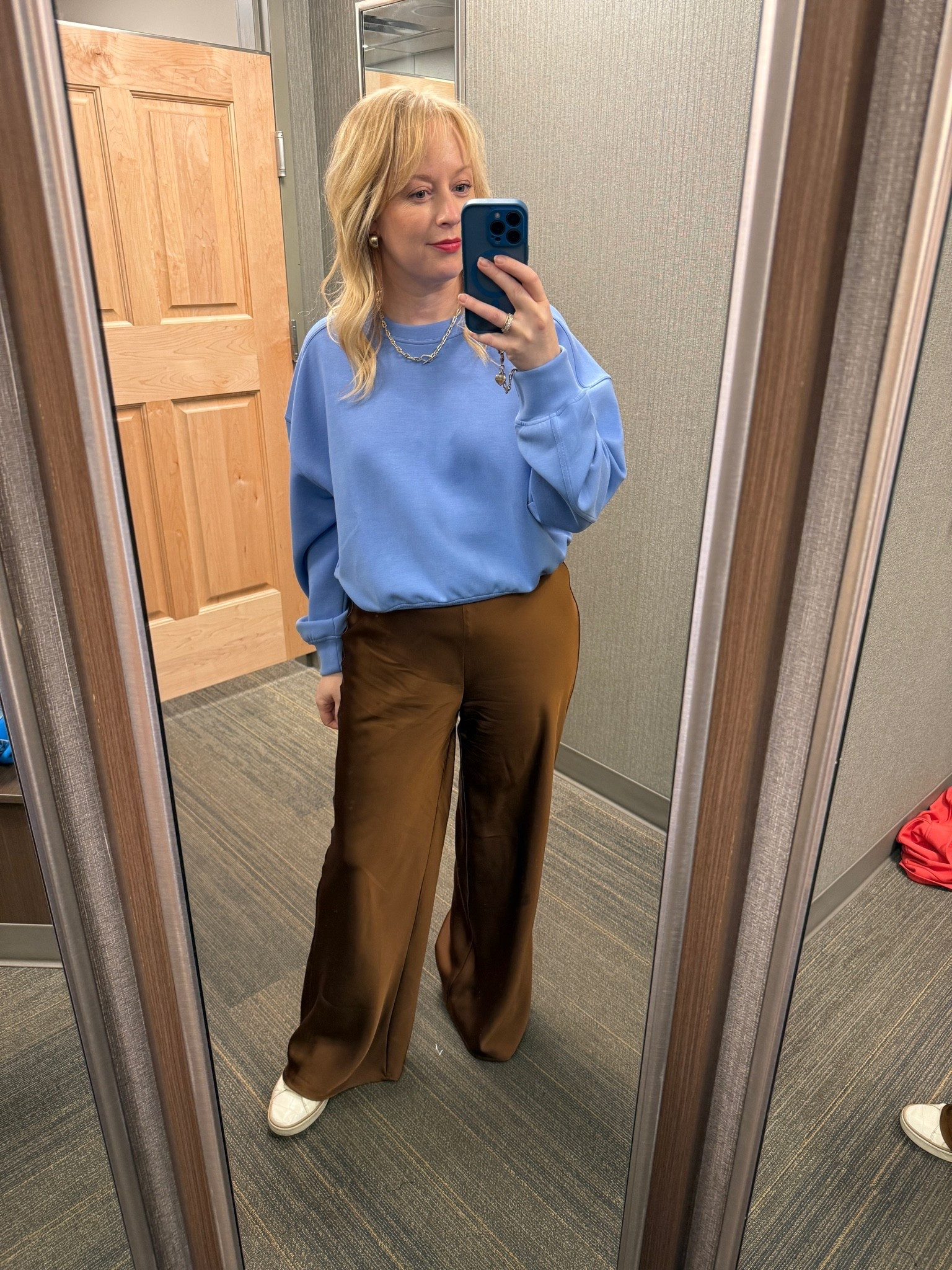 If you wear a large and need a cozy sweatshirt this was so pretty. However only larges left in store and online. #hyacinth #hocspring #hocsummer

#LTKPetite #LTKSaleAlert