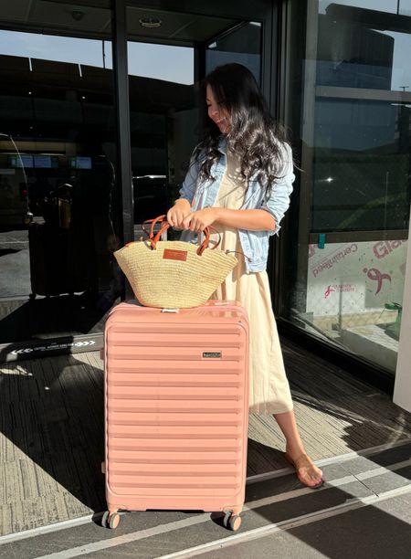 Casual comfy dress travel outfit, pink suitcase

#LTKStyleTip #LTKTravel #LTKFindsUnder100
