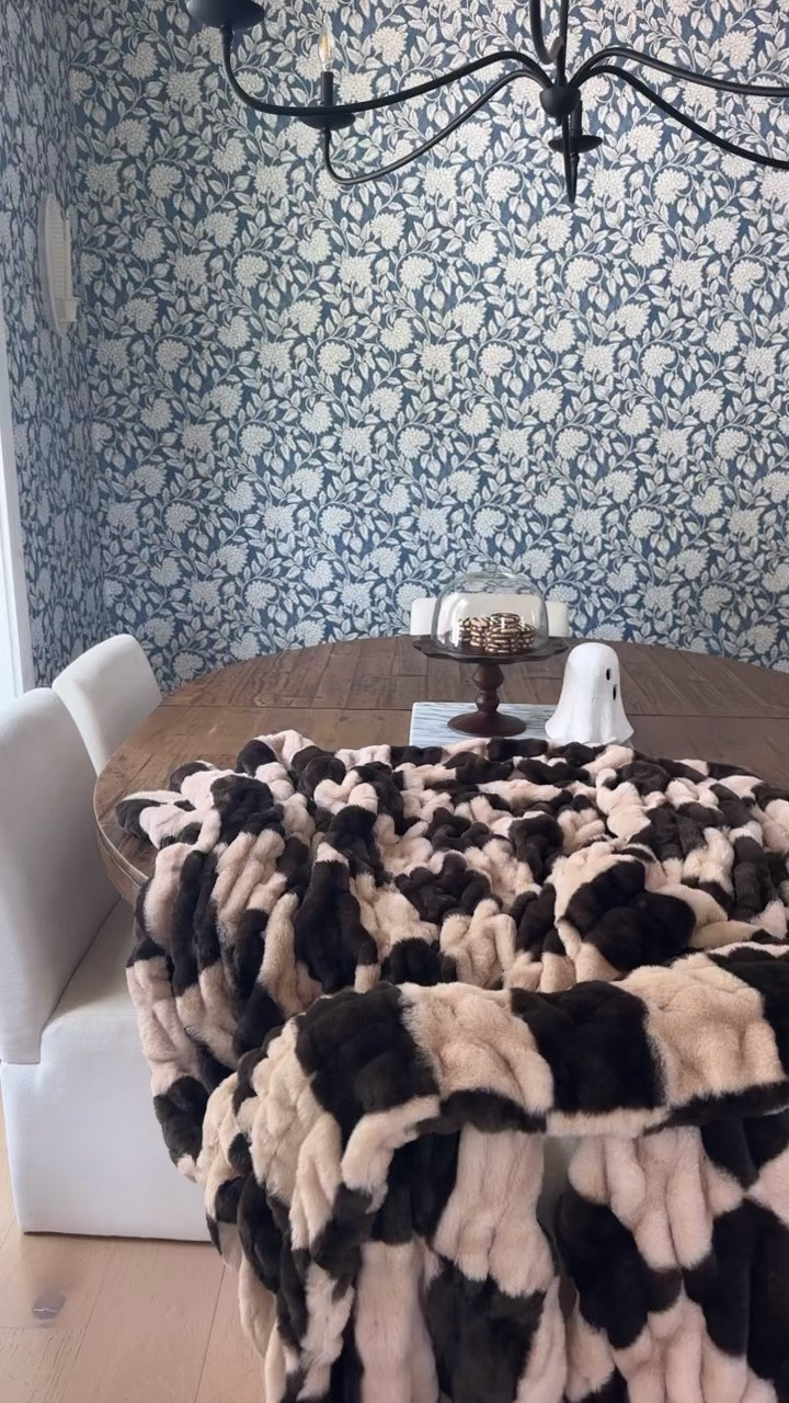 Christmas in August 🌲🌲🌲The ￼ Lola blankets are on the best sale now!!! perfect time to start buying those Christmas gift , surprise your kid going off to college or just a gift to yourself. These are the coziest blankets,  10/10 recommend!!! 
Use my code “JOSHETLEY50” ￼ for 50% off plus a $50 gift card for a future purchase plus free shipping!!!!!

#LTKHome #LTKSaleAlert #LTKdayinmylife