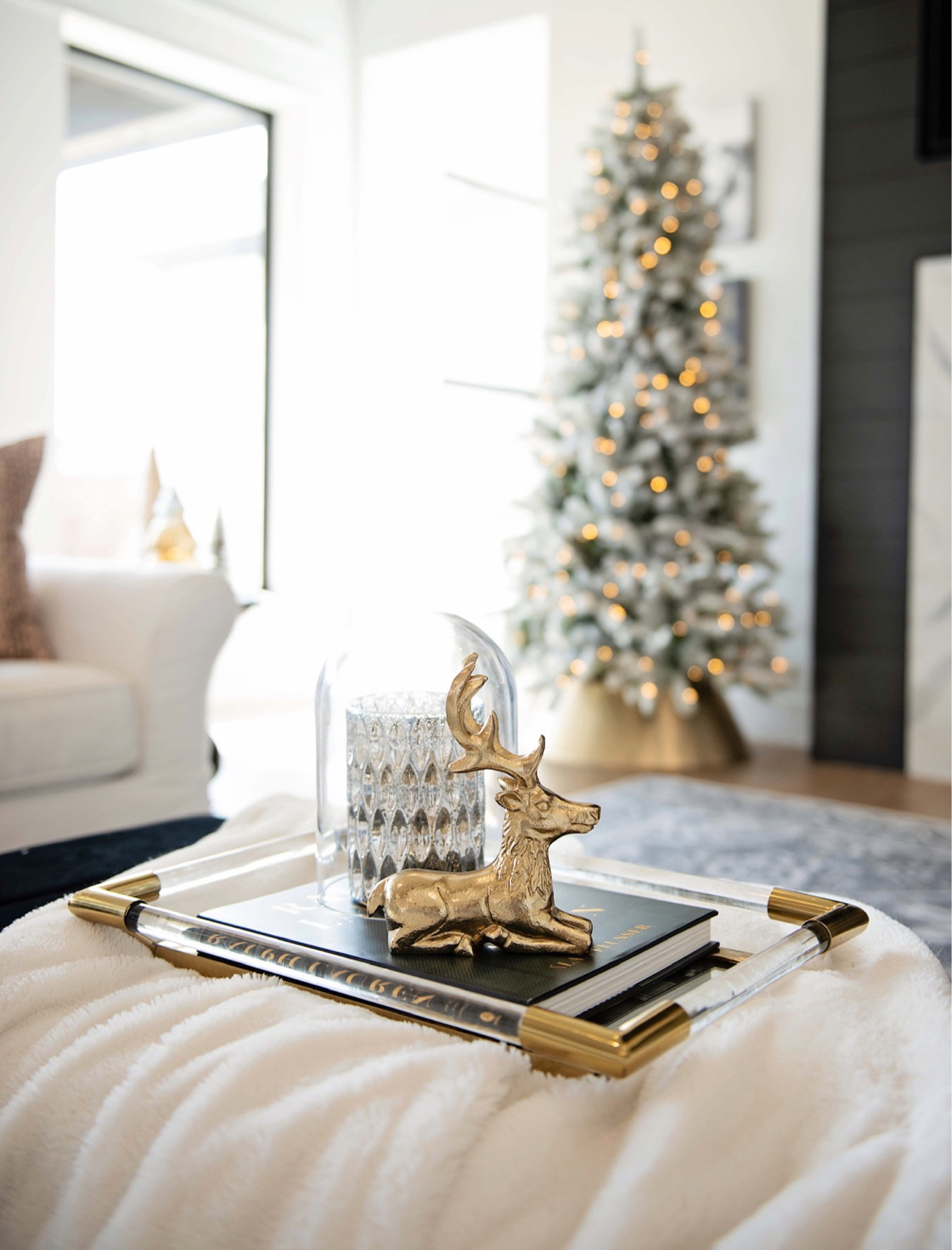 Christmas decor, holiday decor, Christmas tree, flocked tree, tree color, gold Christmas, holiday decor, living room Christmas, target home, target finds, Christmas candle, coffee table book, gold tray, acrylic, fur blanket

#LTKHoliday #LTKhome #LTKSeasonal