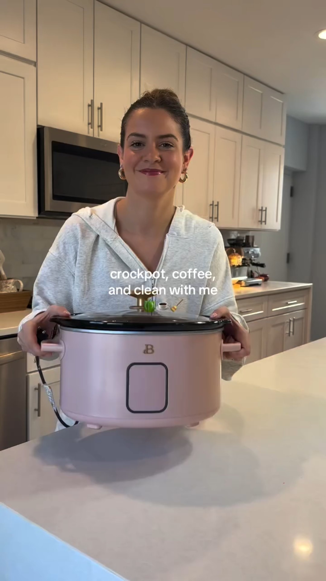 The CUTEST dinner ever!! 🧡🎃

#momvlog #crockpot #coffeeathome #cleanwithme #chicagomom