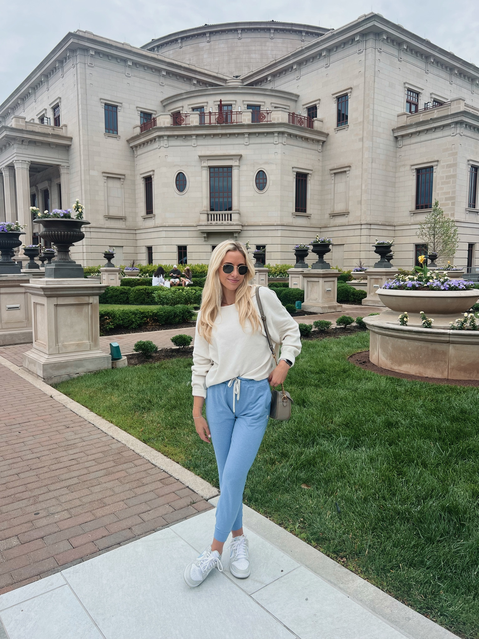 Little farmers market fit💐

Vuori, joggers, women’s fashion, petite fashion, cute joggers, comfortable, slouchy top, waffle crew, waffle material shirt, Nike blazers, women’s Nike lifestyle shoes, raybans, hexagonal sunglasses, farmers market, loungewear 

#LTKTravel #LTKActive #LTKStyleTip