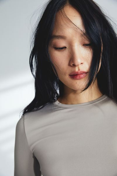 Long-sleeved Microfiber Top - Round Neck - Long sleeve - Taupe - Ladies | H&M US | H&M (US + CA)