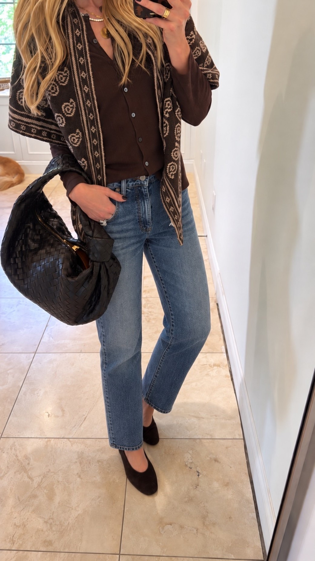 This cardigan even pairs perfectly with my favorite jeans, it’s so versatile!

Em sizes:
Height: 5’6”
Weight: 115lbs
Tops: small
Pants: 2, small, 25