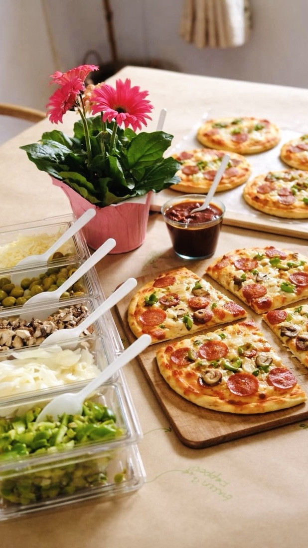 "🍕✨ Family Mini Pizza Night is here! 🎉 Making mini pizzas is super fun and the kids love picking their own toppings. It’s a great way to bond, laugh, and enjoy a tasty dinner. 🍅🧀 #PizzaNight #FamilyFun #familydinner #pizzadinner #pizza #kidsnacks #family

#LTKKids #LTKmomlife