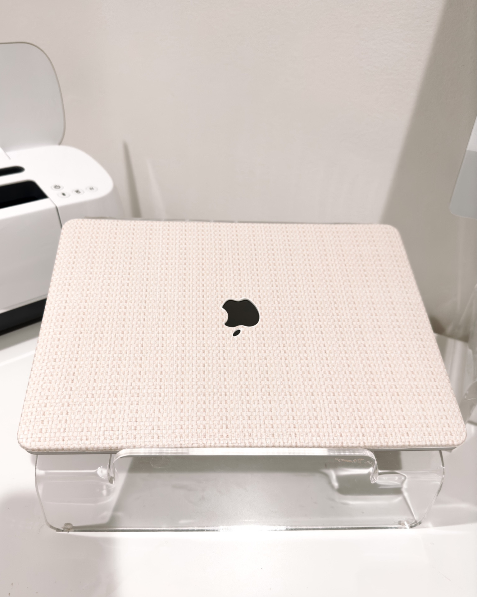 This laptop holder and my new woven laptop case = perfect combination for the office 🤩💻

#LTKGiftGuide #LTKfindsunder50 #LTKhome