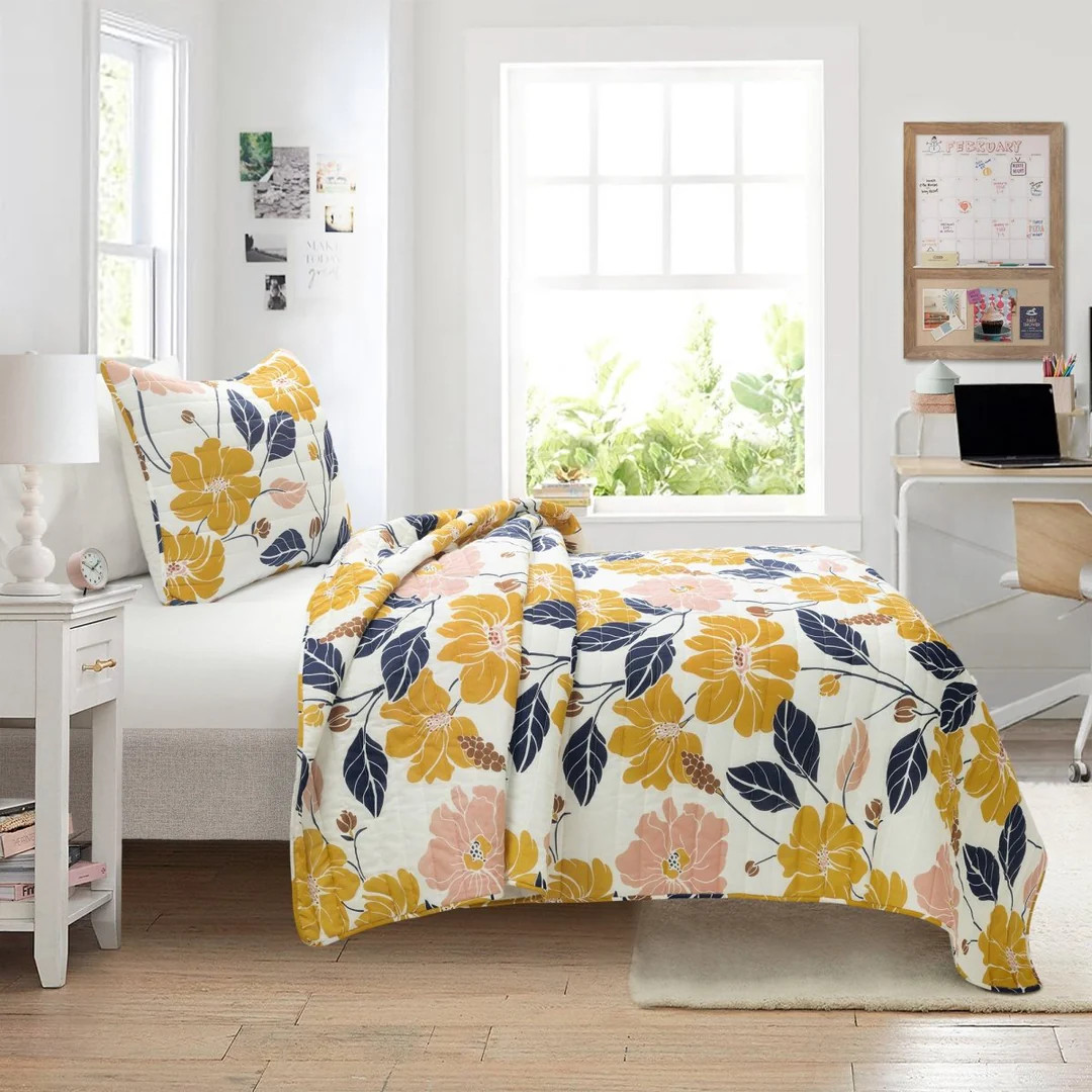 Pop Art Floral Cotton Quilt Set | Lush Decor