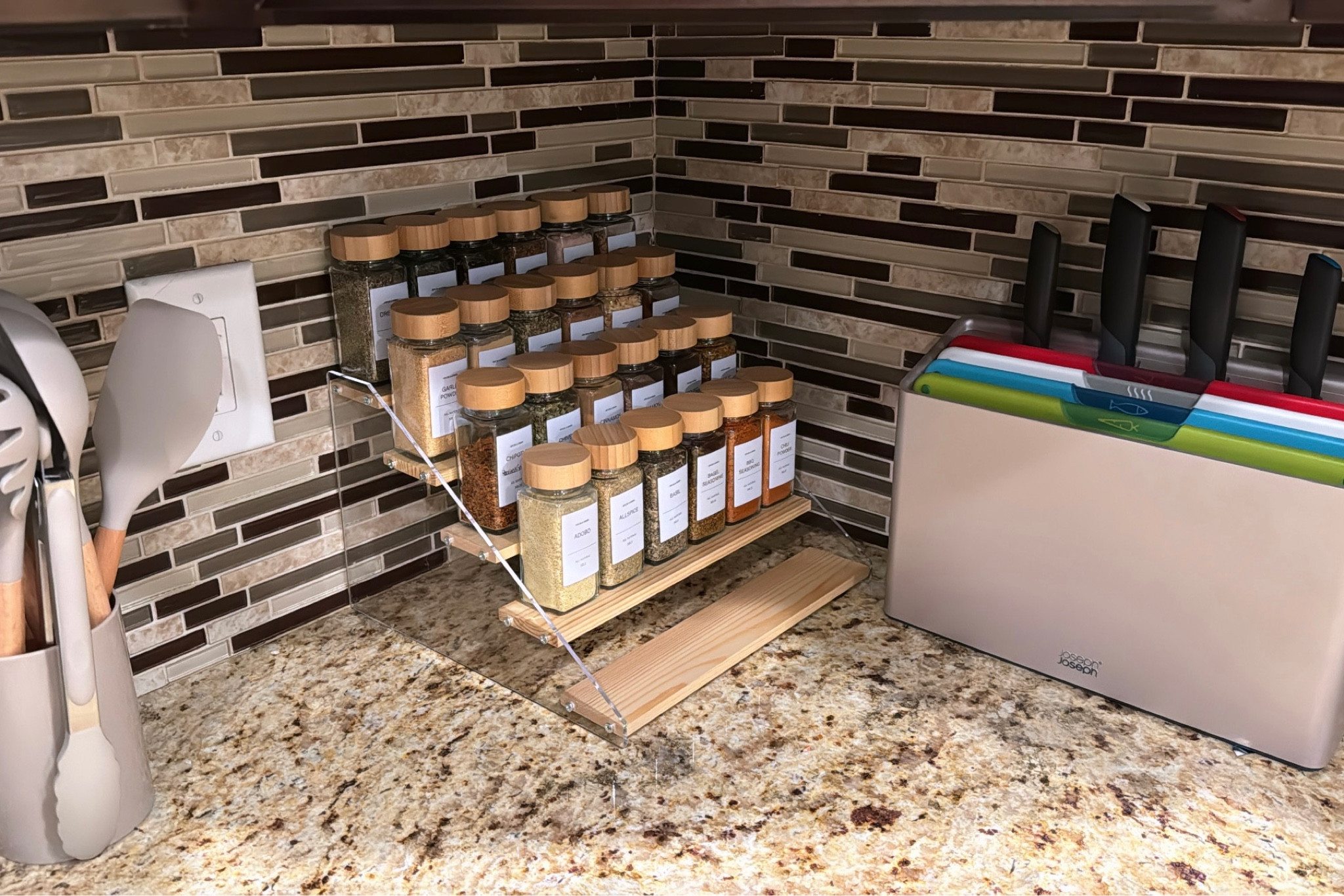 Made some small changes to the #kitchen to have more of a clean cohesive feel. Also to make life easier!

#LTKhome #LTKfindsunder100 #LTKfindsunder50