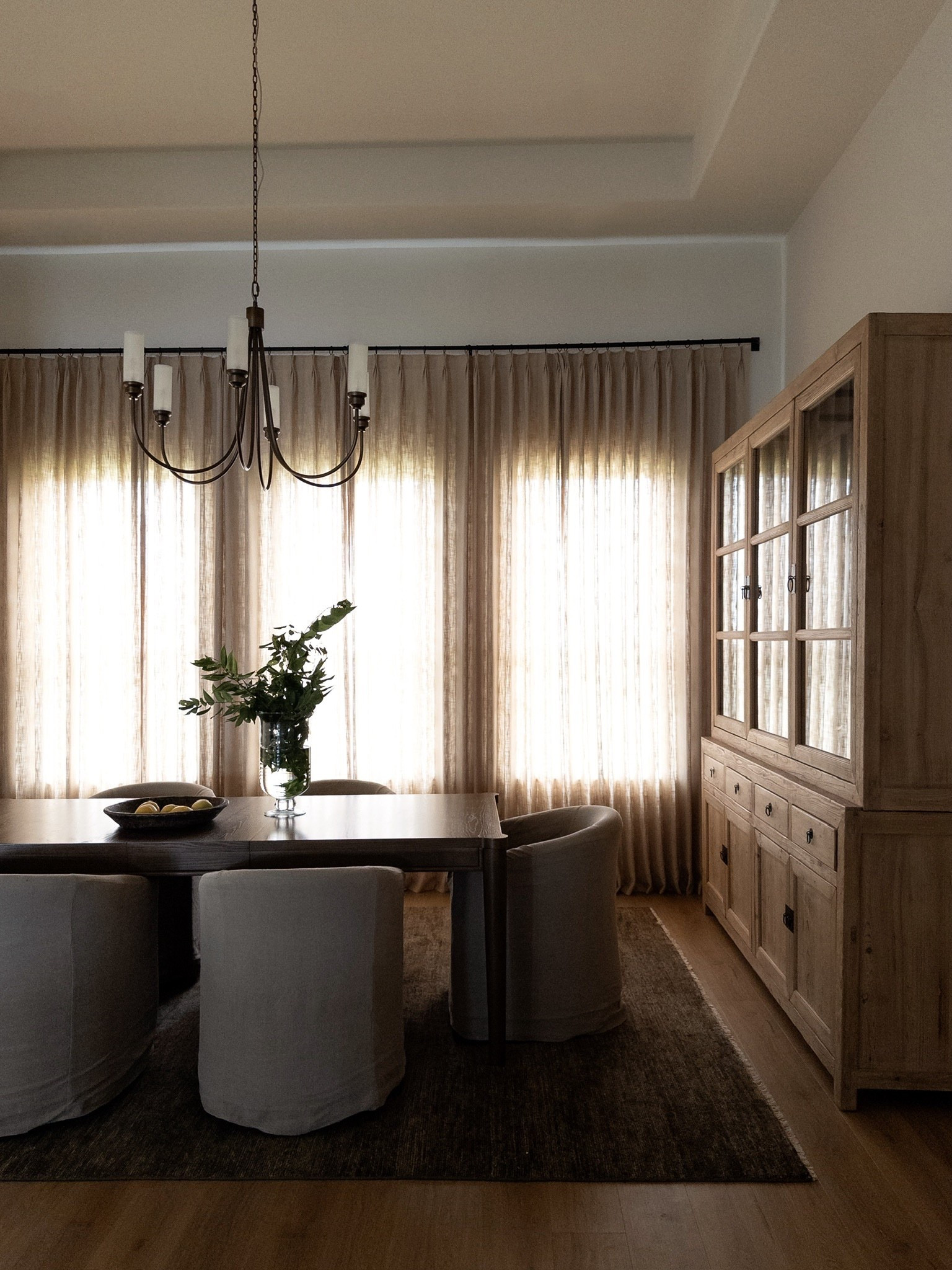 Warm dining room inspo!

Hutch is habitat home and garden and can’t link

dining room inspo, elevated dining room, dining room finds, timeless dining room, neutral dining room

#LTKHome