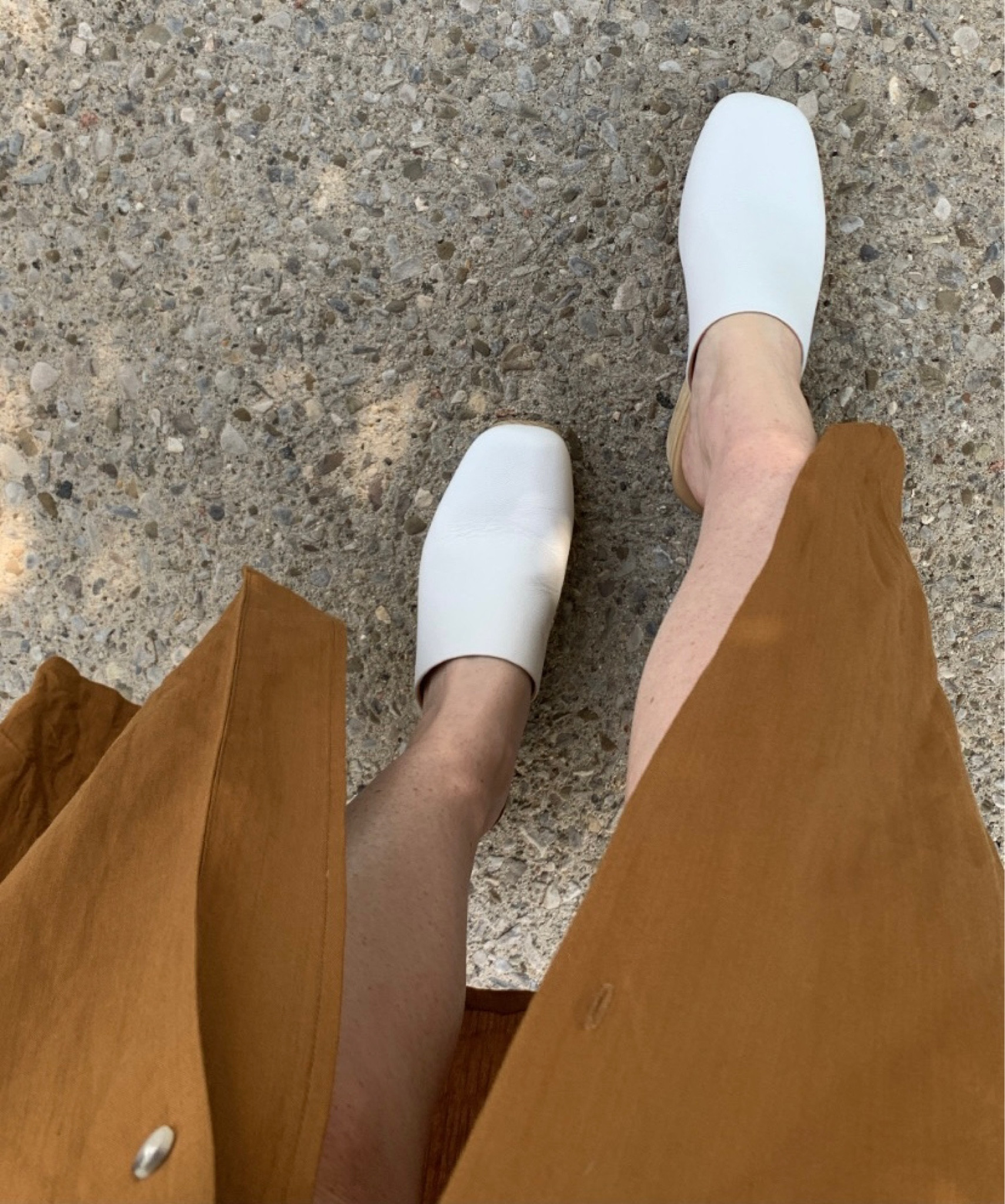 Wooden clogs for fall. #clogs #fallshoes #whiteshoes #shoecrush #shoes #womensshoes #officestyle

#LTKGiftGuide #LTKSeasonal #LTKshoecrush
