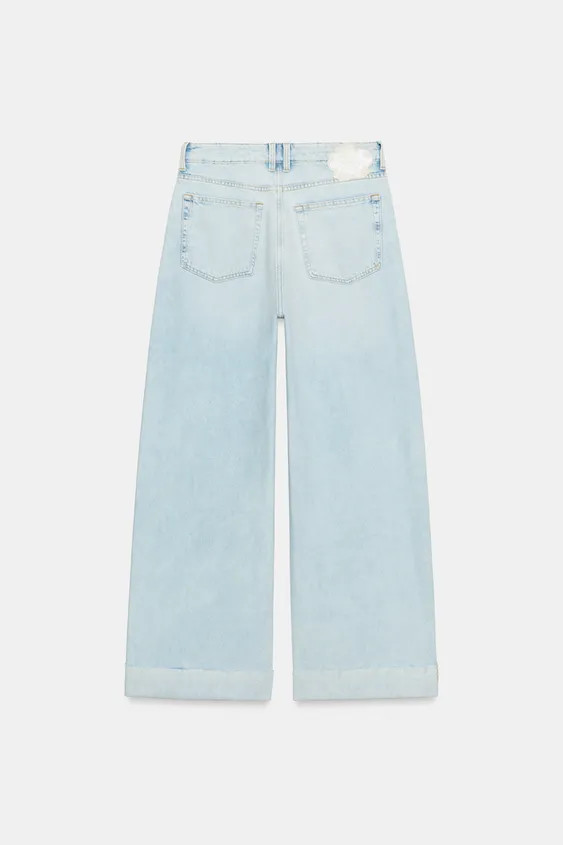MID-WAIST - BARREL - TURN-UP HEMMid-waist five-pocket jeans. Relaxed leg that tapers at the ankle... | Zara UK