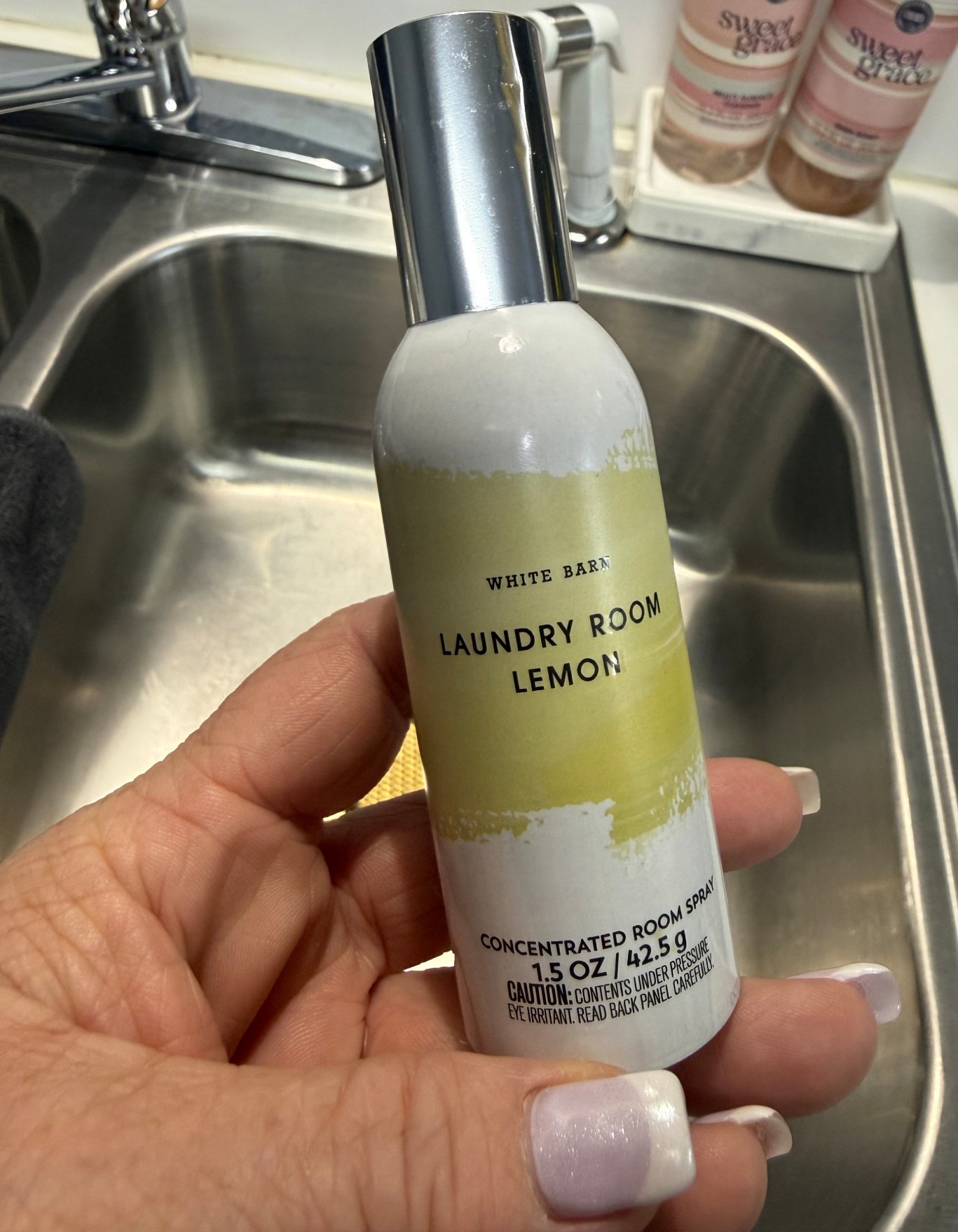 I’m not even loyal to just ONE scent… I love ALL the smells from White Barn — they do not miss. 🤍✨

BUTTTT… this Laundry Room Lemon right here? 🍋She’s the one I keep in my kitchen for when things get a little… questionable. 😂

Garbage? Cooking smells? Random “what is that??” moment?Handled. Immediately.

It’s that clean, fresh, citrusy vibe — like you just deep cleaned your whole house in 10 seconds. Not overpowering, just crisp and GOOD.

So yes… I love them all.But THIS one? She works. 😉

#WhiteBarn #LaundryRoomLemon #bathandbodyworks #luxuryonabudget #homehacks #kitchenvibes #smellsgood #makeupartist #muaofrockwall #muaofdfw #randiparksartistry #dallasinfluencer #influencer #dallasblogger #dallascontentcreator #contentcreator

#LTKSeasonal #LTKdayinmylife #LTKHome
