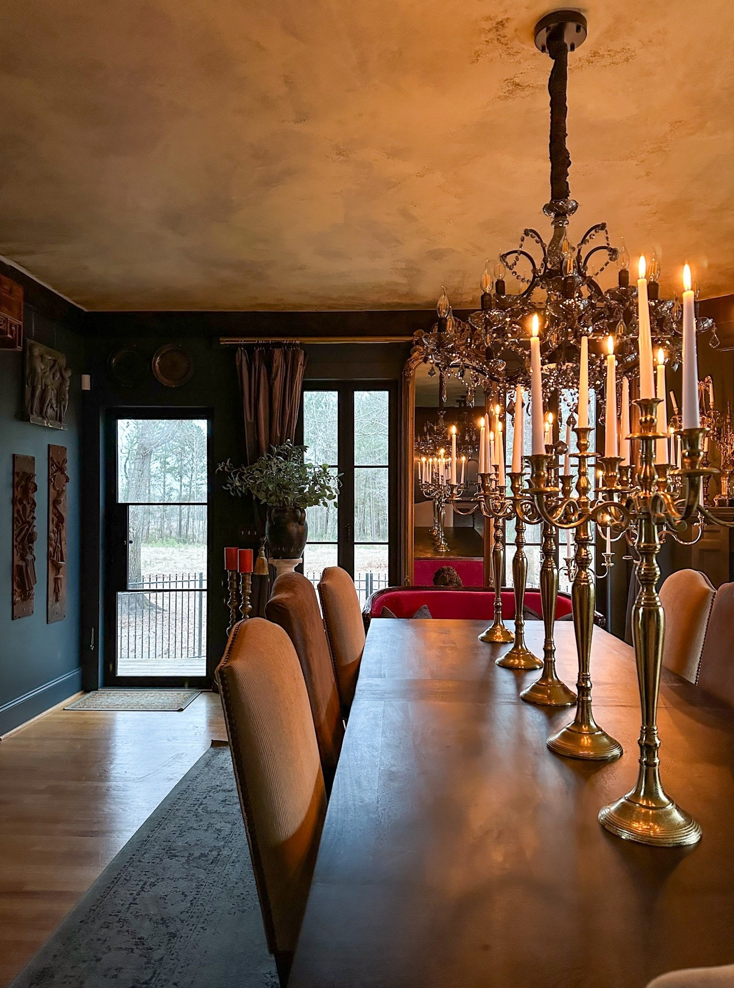 Check out these stunning candelabras for your dining table! Perfect for a cozy dinner setting. 🕯️✨

#CallSignDesign #Vintage #Luxury #InteriorDesign #InteriorDecorating #Elegance #Chandelier #OldWorldCharm #DesignStyle #CastleCore #OldWorldCharm  #SimpleSwaps