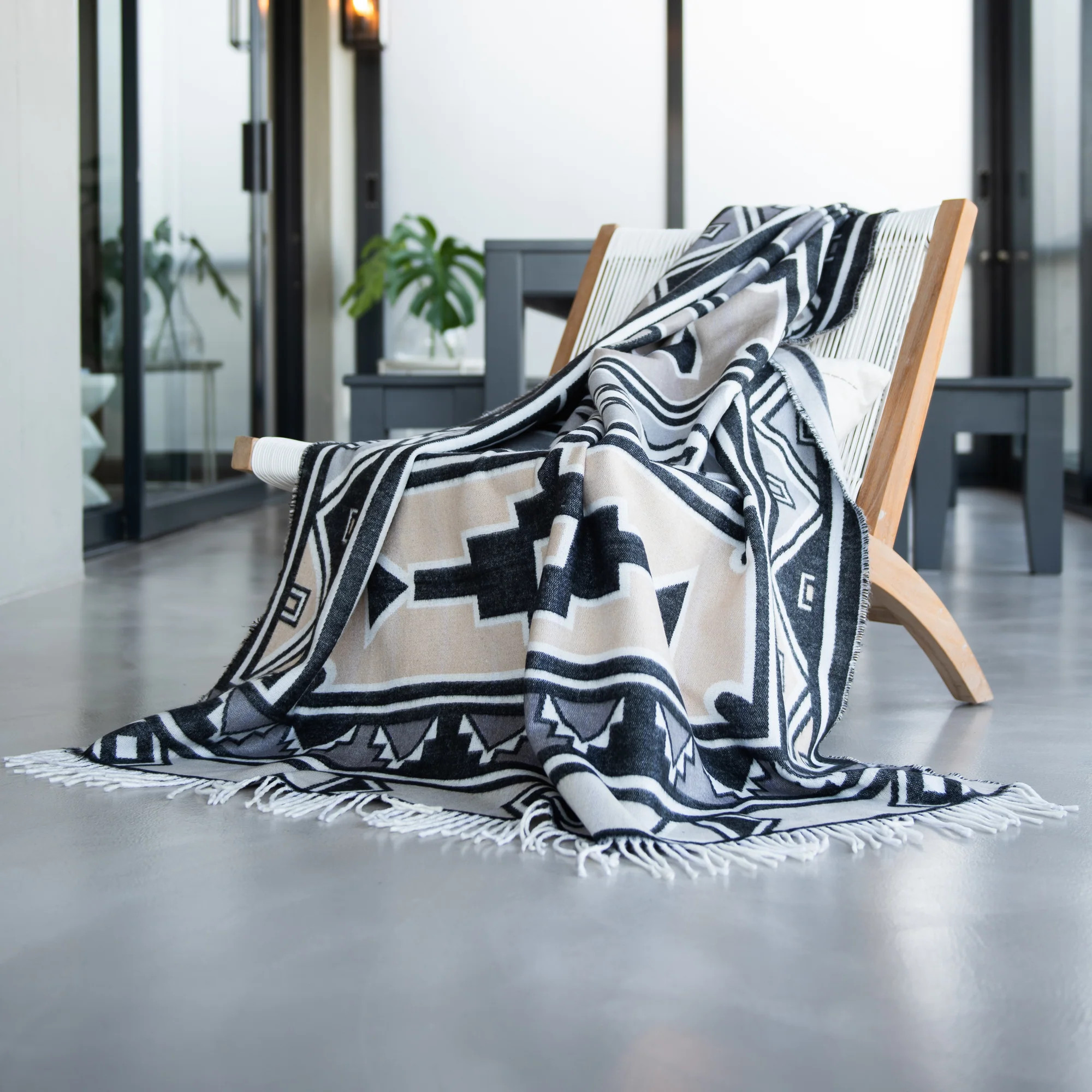 Ndebele Throw | Thula Tula