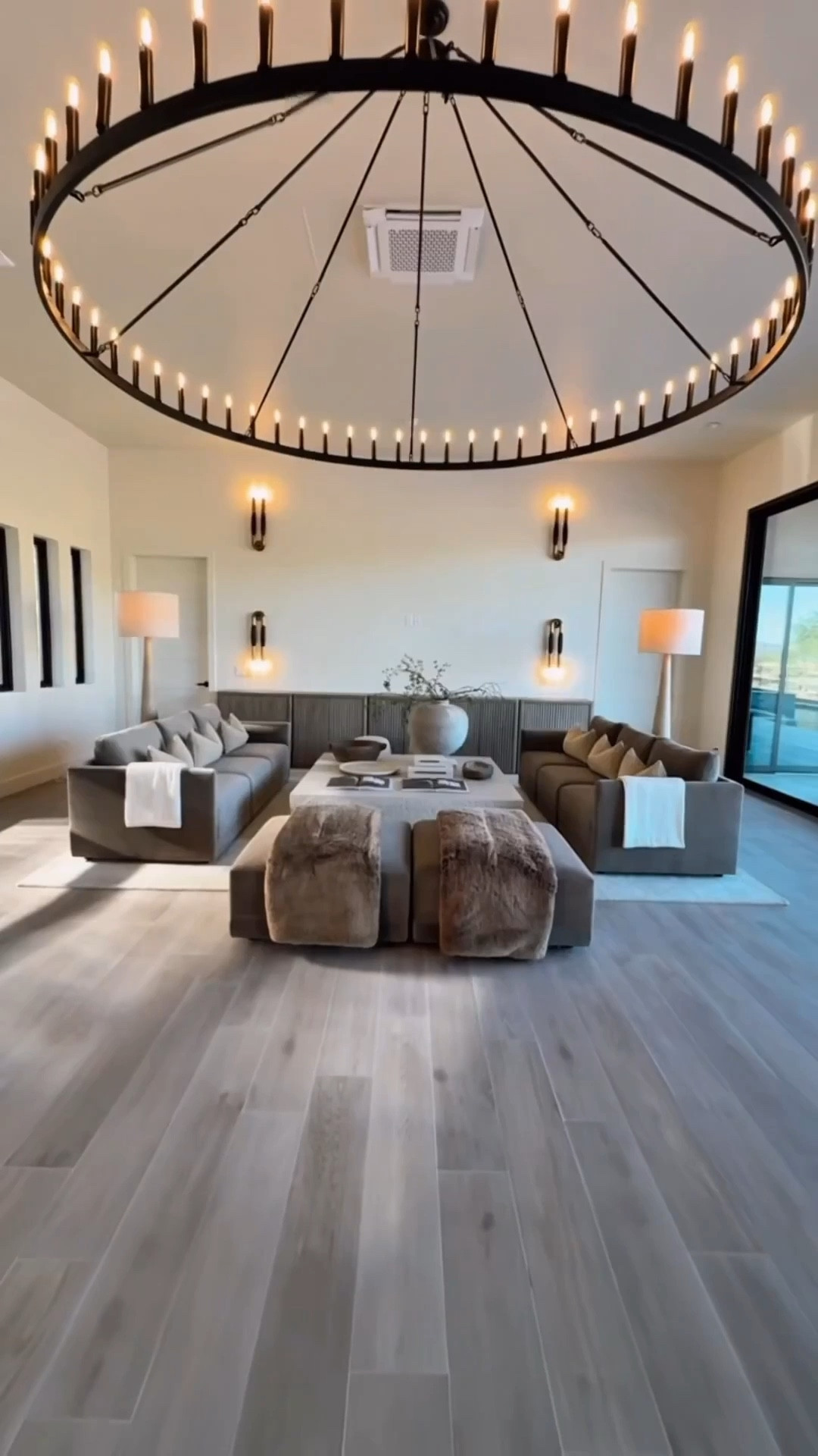 Proof the paint works… oh, and the light too 😉🤎 Color drenching completely transformed this space. Opening it up, making the ceilings feel taller, and giving the whole room that elevated, sophisticated vibe ✨ A modern makeover that feels luxe yet cozy.


#colordrenching #beforeandafterhome #rhhomedecor #livingroommakeover #modernhome #wayfairhome #amazonhomefinds #neutraldecor #homeaesthetic #cozyhomevibes #moderndecor #aesthetichomedecor #timelessdecor #curatedcozy


#LTKFindsUnder100 #LTKHome #LTKGiftGuide