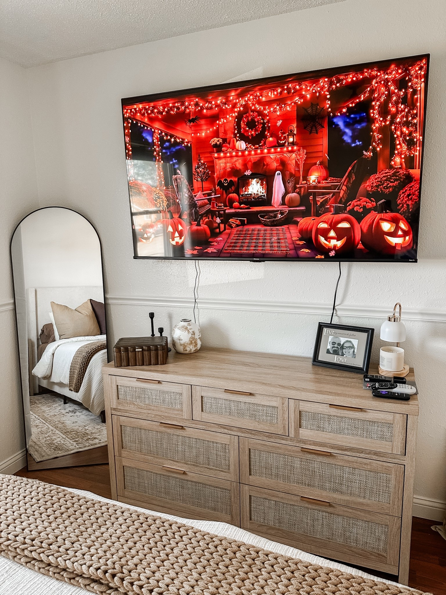 Finishing up on redoing the bedroom. Tv was on sale and found this cute dresser. I’m also obsessed with the candle warmers. I have them almost in every room. 


#LTKHome #LTKFamily #LTKSaleAlert