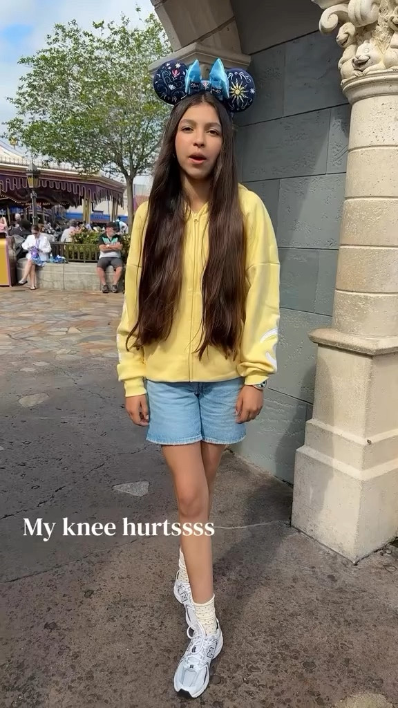 DIS-KNEE✨✨

#disneyhumor#disKneeTrend #Disney#explore