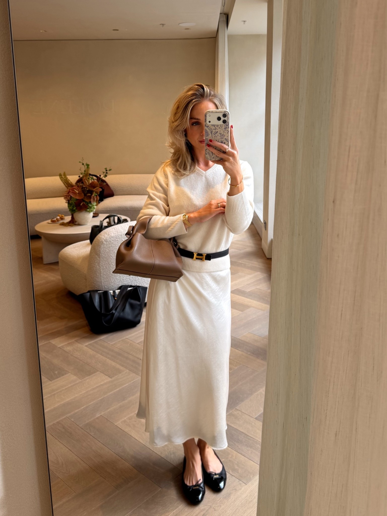 Wool jumper and satin midi skirt for this transitional period 🤍

#LTKautumn