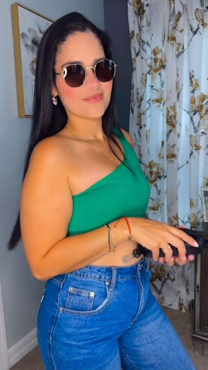 No puedo negarlo… ¡tengo una obsesión con los lentes de sol! 😎🖤
Y estos de J+ S se han vuelto mis nuevos favoritos — ligeros, estilosos y con ese toque que levanta cualquier outfit ✨
Tengo 4 modelos distintos porque no puedo quedarme solo con uno 🙈 Cada uno tiene su propia vibra y ¡me encanta cambiar según mi mood!
¿También eres #TeamLentes todo el año? 👇🏼

#jsvision #LentesQueHablanPorTi #SunglassObsession #AccesorioClave #GRWM #StyleDetails #CeliaEspinosaStyle
———-
I won’t lie… I’m totally obsessed with sunglasses! 😎🖤
And these ones from SOJOS have quickly become my new faves — lightweight, stylish, and the perfect touch to elevate any outfit ✨
I’ve got 4 different styles because honestly, I couldn’t choose just one 🙈 Each pair has its own vibe and I love switching them up depending on my mood!
Are you #TeamSunglasses all year too? 👇🏼

#SojosVision #StatementSunglasses #SunglassObsession #StyleAccessories #GRWM #DetailsMatter #CeliaEspinosaStyle

#LTKBump #LTKHome #LTKSummerEdit