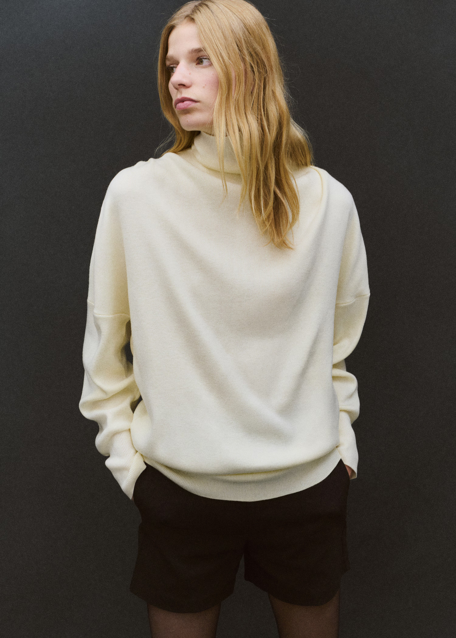 Ruched turtleneck sweater | MANGO (UK)