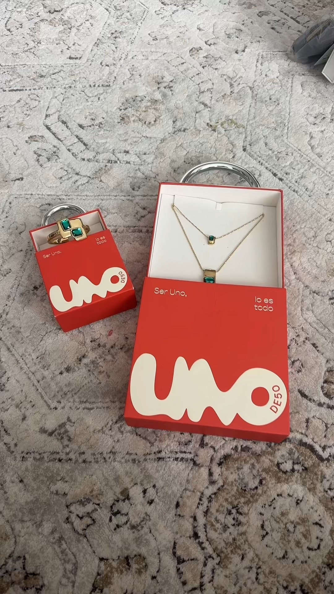 
☀️Vacation sparkle loading…✨ I’m packing these UNOde50 beauties for my upcoming Aruba trip 🇦🇼 and I can’t get over how stunning they are! Each piece is handmade in Spain, 18k gold plated, and features the most beautiful green crystals that catch the light just right. 💚
 
If you’re looking for unique, high-quality jewelry that feels luxurious yet effortless, these are it. Perfect for sun-soaked days and dressed-up nights on the island. 🌴✨
 
@Shop.LTK #liketit @UNOde50 #SomosUNO #ad

#LTKU #LTKSeasonal #LTKStyleTip