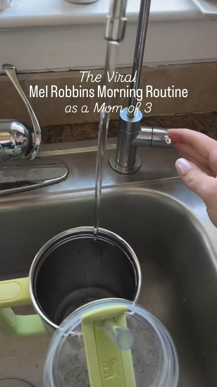 If this is your introduction to @melrobbins and the @themelrobbinspodcast, welcome to the rest of your life ✨💪🏻 #mommotivation #mommorningroutine #melrobbins