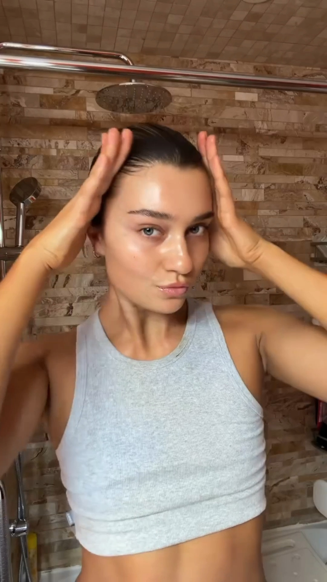 I feel so put together whenever I do this😌✨ 

1. spray tan at @mixmansions 
2. @olaplex hair mask 
3. whiten teeth @crest 
4. press on nails @glamadenails_official 
5. blowout @moroccanoil @kristinesshair 
6. overnight hair twists 
7. @herocosmetics patches!! 

#prep #vacation #routine #selfcare #trip #travelblogger