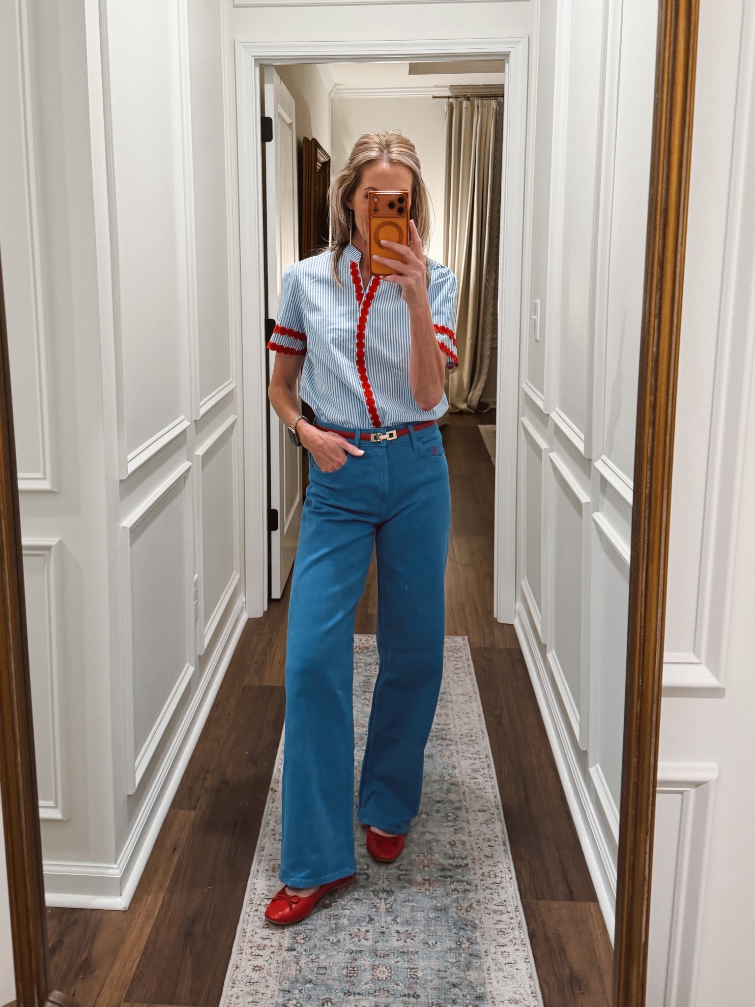 Amazon top matches these old navy x devil wears Prada collection. 
Size small top
Size 0 jeans 

#LTKdayinmylife #LTKootd #LTKgrwm