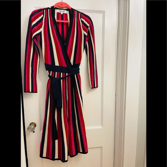 Stunning DVF wrap dress with shimmer 🤩 | Poshmark