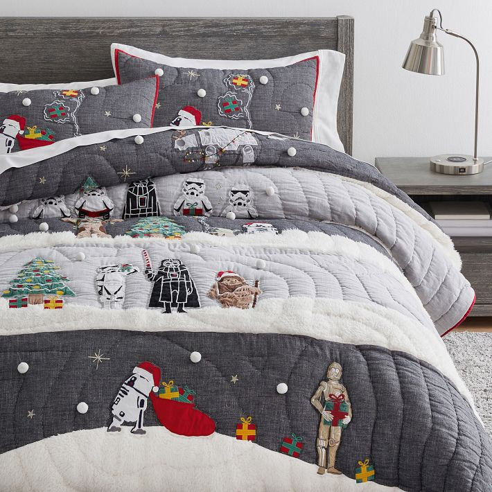 <em>Star Wars</em>™ Holiday Quilt | Pottery Barn Teen