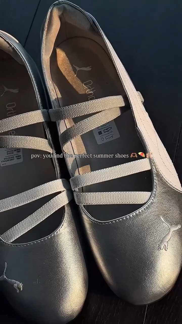 this might just be the shoe of the summer🤭

#balletflats #summershoes #pumashoes #balletsneakers #onitsuka #footlockercanada #torontofashionblogger #comfyshoes #minimalstyleinspiration