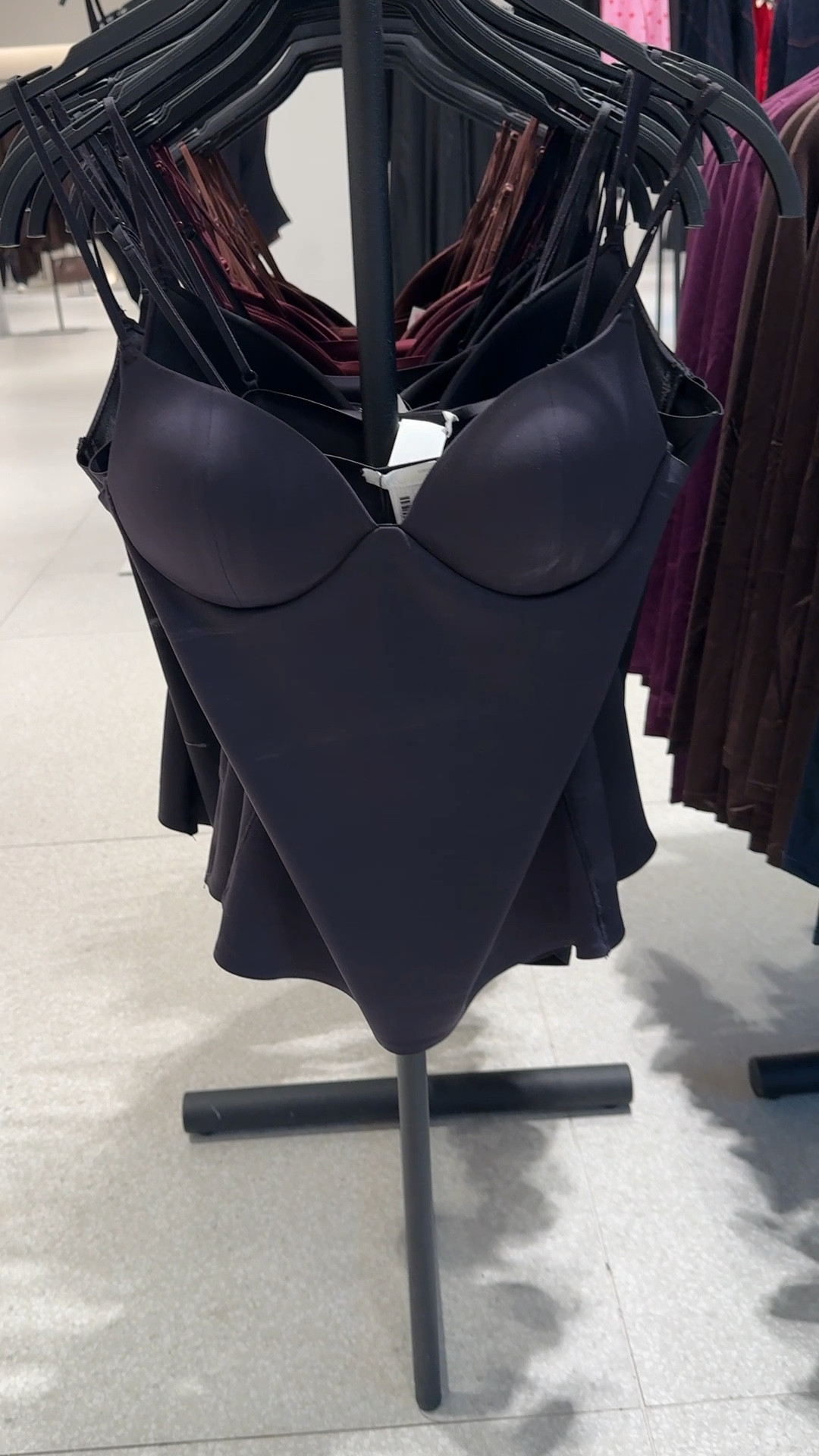 Seamless tank top with lining for push up and adjustable straps!

#LTKootd