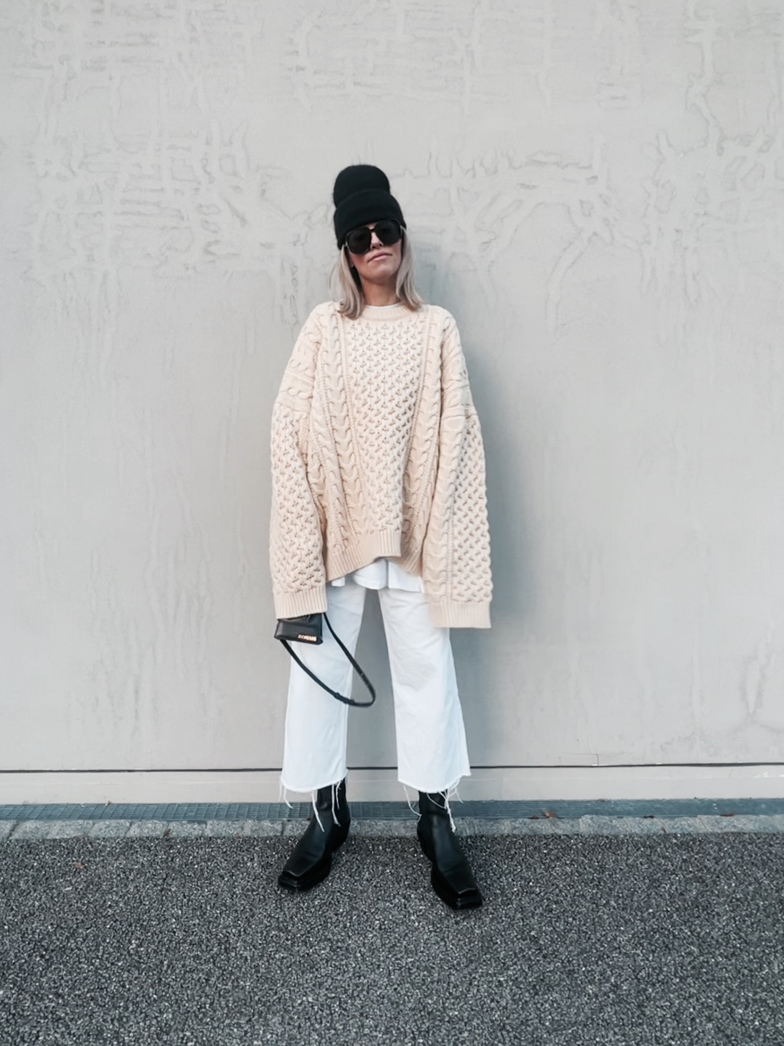 Oversized cable knit sweater 🤍

I cut my denims by myself to the length I needed...love an open hem 

#LTKeurope #LTKover40 #LTKstyletip