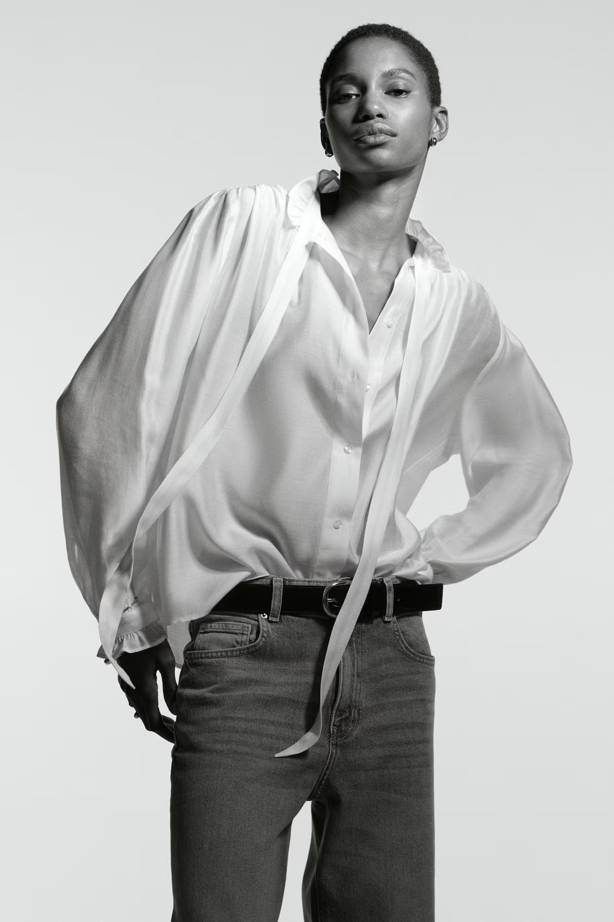 Bow-collar blouse | H&M (UK, MY, IN, SG, PH, TW, HK)